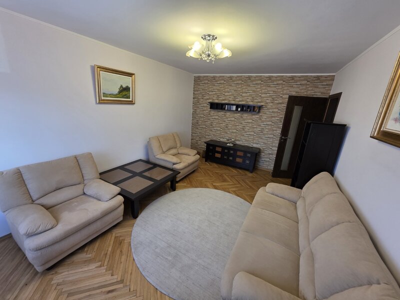 Aurel Botea, rond Baba Novac, 10 minute metrou Dristor,